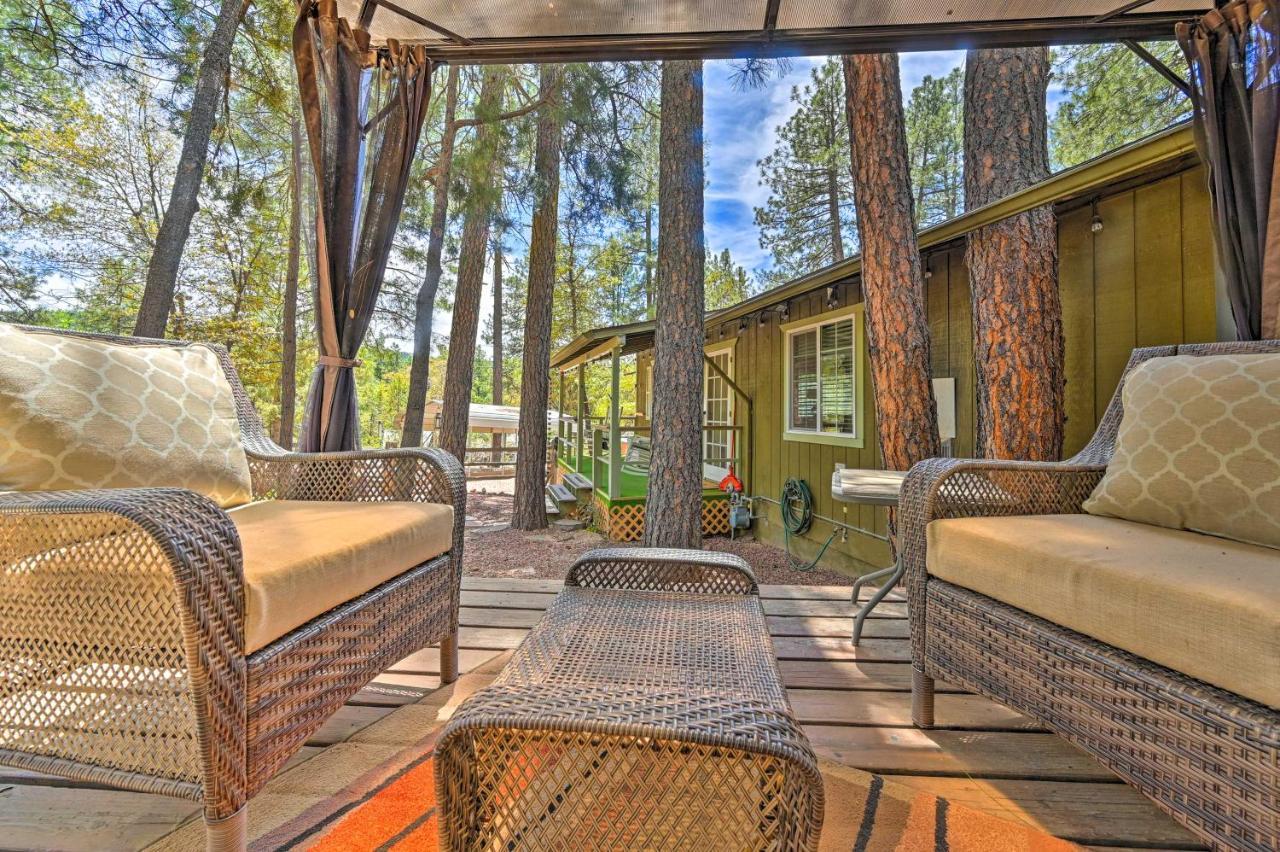 Pine Cabin In The Woods With Yard And Grill! Exterior foto